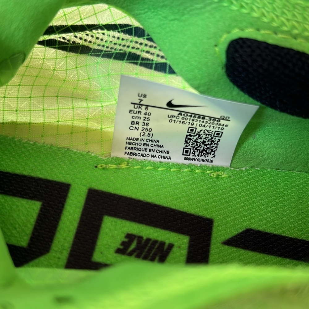 Size 7 Nike ZoomX Vaporfly Road Racing Shoes - Picture 13 of 13